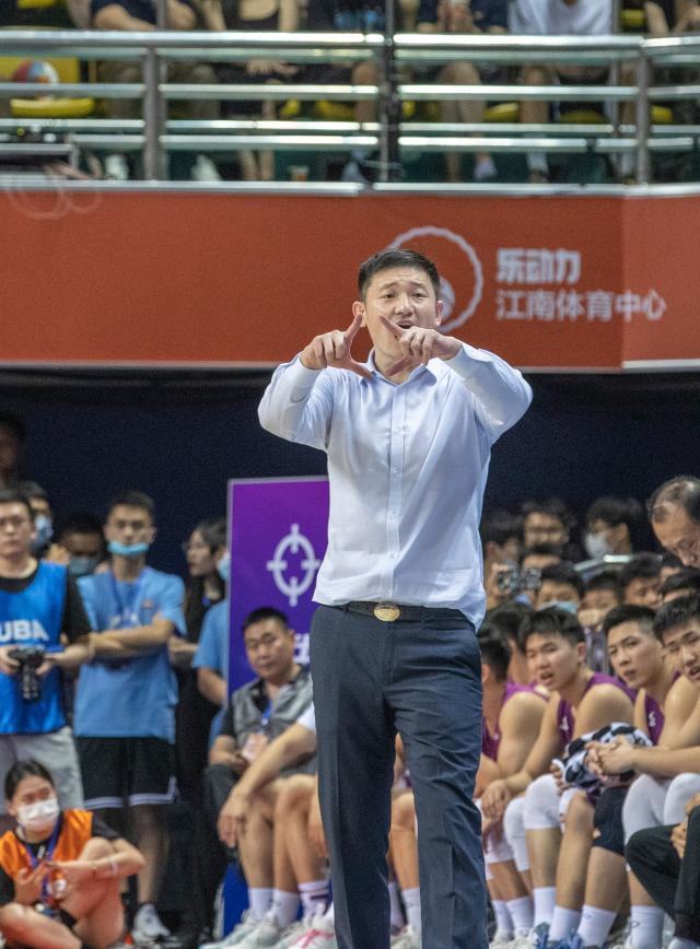 企鹅体育排球直播-【专访】从首钢队长到清华主帅 陈磊完成华丽转身